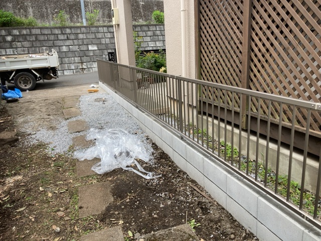 東京都世田谷区宮坂の万年塀撤去、ブロック新設工事後の様子です。